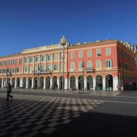 아파트 Place Massena